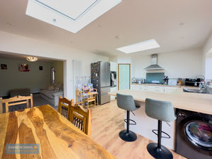 Kitchen/Diner- click for photo gallery